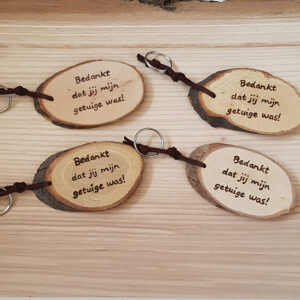 Houten sleutelhanger "Bruiloft" met eigen tekst