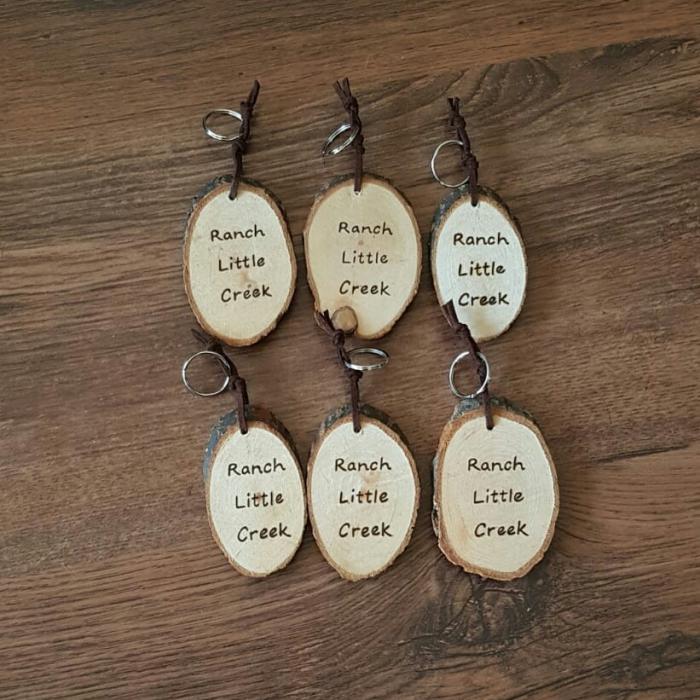 Houten sleutelhanger met naam of andere tekst